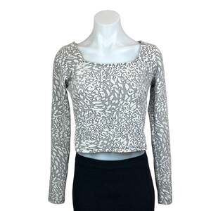 Connection 18 Gray White Lace Square Neck Long Sleeve Sweater Cropped Top Size M